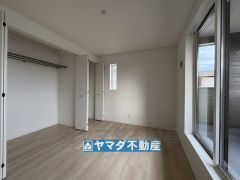 2階洋室6.5帖のお部屋です。