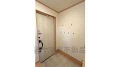 照明付きで明るい玄関