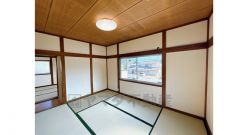 2階洋室6帖のお部屋です。