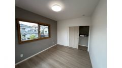 2階洋室のお部屋です。