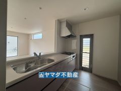 キッチンからご家族との会話ができますね。