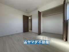 2階洋室6帖のお部屋です。