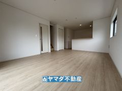 日用品の整理に便利な収納のある16.75帖のリビング