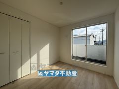 2階洋室5.2帖のお部屋です。