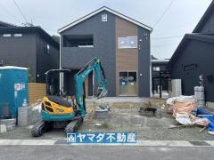 2号棟ケイミュー外壁は汚れが付きにくい効果を併せ持つ特徴があります。