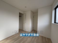 2階洋室5帖のお部屋です。