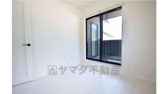 2階洋室のお部屋です。