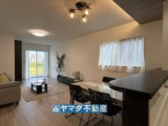 17帖のリビングルーム