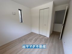 2階洋室5帖のお部屋です。