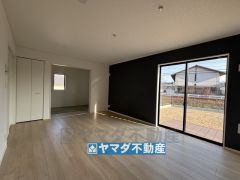 リビングの広さに加えて和室の入り口を開放すればさらに広々とした空間になります