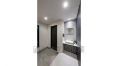 規約後すぐに手洗い析る洗面台を玄関近くに設置