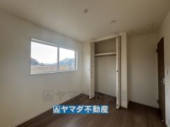2階洋室のお部屋です。
