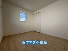 2階洋室5.25帖のお部屋です。