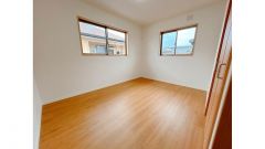 2階洋室6帖のお部屋です。