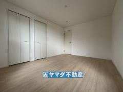 2階洋室7.8帖のお部屋です。