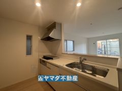 キッチンからご家族との会話ができますね。