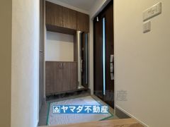 玄関に可動式収納棚