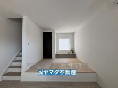 収納スペースもある小上がりの和室