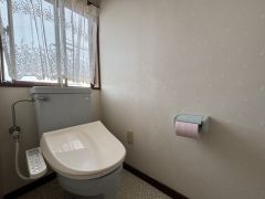 窓のあるトイレスペース