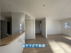 21.3帖のリビングにはクローゼットがあります。