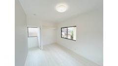 2階洋室6帖のお部屋です。