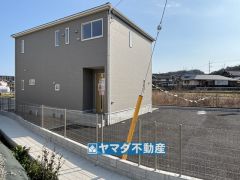 2号棟ケイミュー外壁は汚れが付きにくい効果を併せ持つ特徴があります。