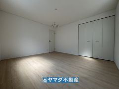2階洋室9帖のお部屋です。