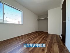 2階洋室7帖のお部屋です。