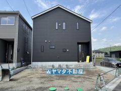 1号棟ケイミュー外壁は汚れが付きにくい効果を併せ持つ特徴があります。