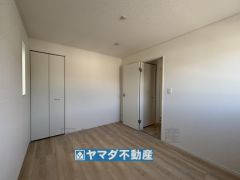 2階洋室6帖のお部屋です。