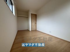 2階洋室5帖のお部屋です