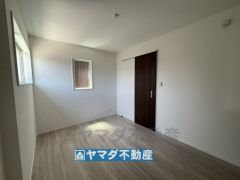 2階洋室のお部屋です