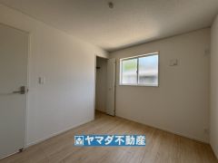 2階洋室5.2帖のお部屋です。