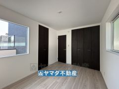 2階洋室6帖のお部屋です。
