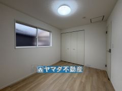 2階洋室6帖のお部屋です。