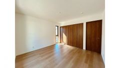 2階洋室8帖のお部屋です。