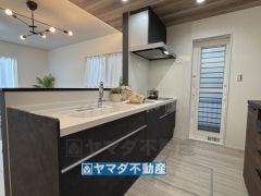 キッチンからご家族との会話ができますね。
