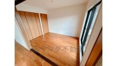 リビング横6帖の洋室