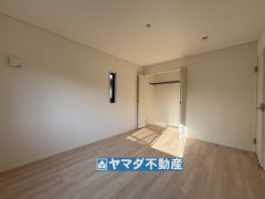 2階洋室のお部屋です。
