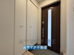 玄関には大容量のシューズボックスがあります