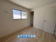 2階洋室5.2帖のお部屋です。