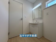 三面鏡タイプの洗面台