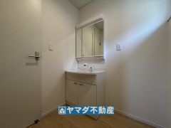 三面鏡タイプの洗面台
