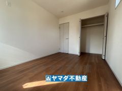 2階洋室のお部屋です