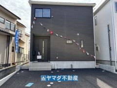 2号棟ケイミュー外壁は汚れが付きにくい効果を併せ持つ特徴があります。