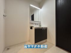 三面鏡タイプの洗面台