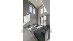 吹き抜けのリビング