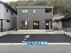 2号棟ケイミュー外壁は汚れが付きにくい効果を併せ持つ特徴があります。