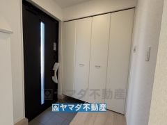 玄関には大容量のシューズボックスがあります