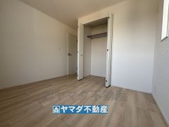 2階洋室5.2帖のお部屋です。